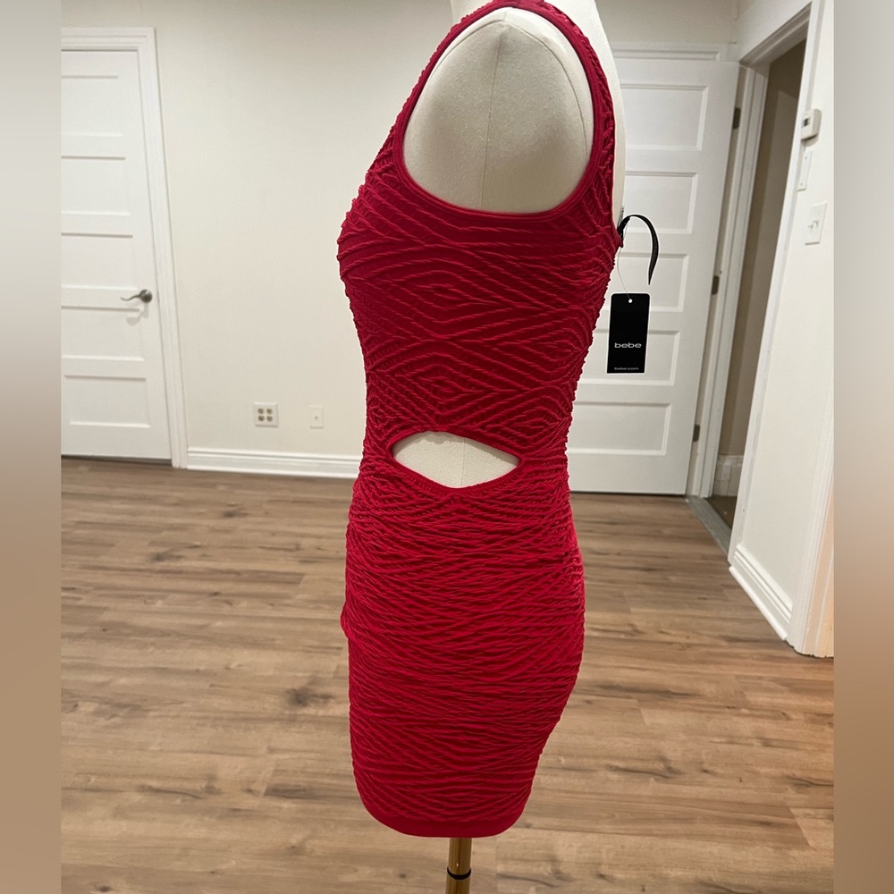 Bebe Textured Diamond Cut-Out Waist Curve-Hugging Club Party Bodycon Mini Dress - Picture 6 of 14